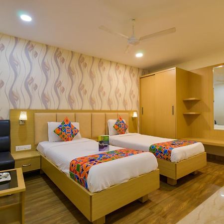 Hotel Raintr33 Hyderabad Exterior photo