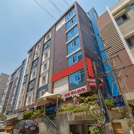 Hotel Raintr33 Hyderabad Exterior photo