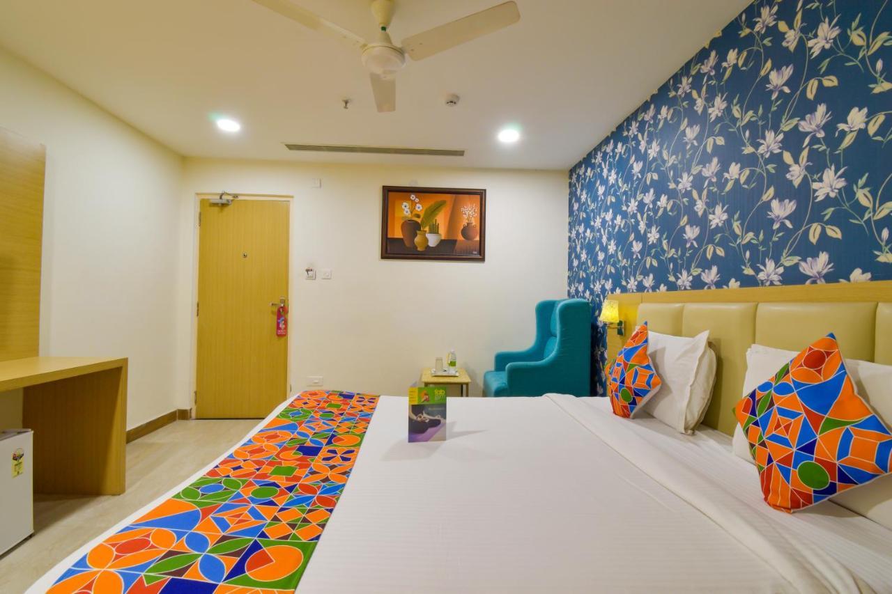 Hotel Raintr33 Hyderabad Exterior photo
