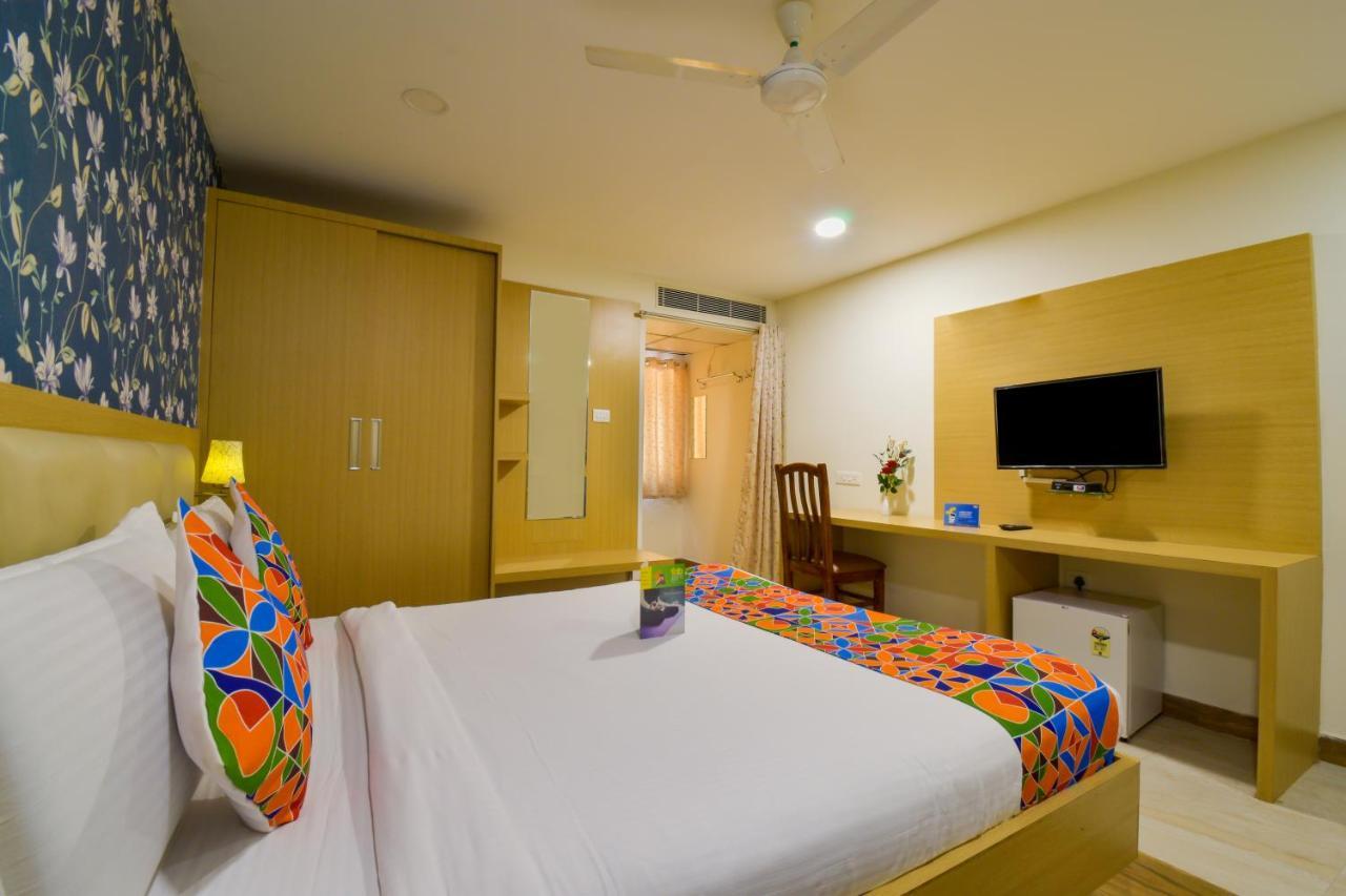 Hotel Raintr33 Hyderabad Exterior photo